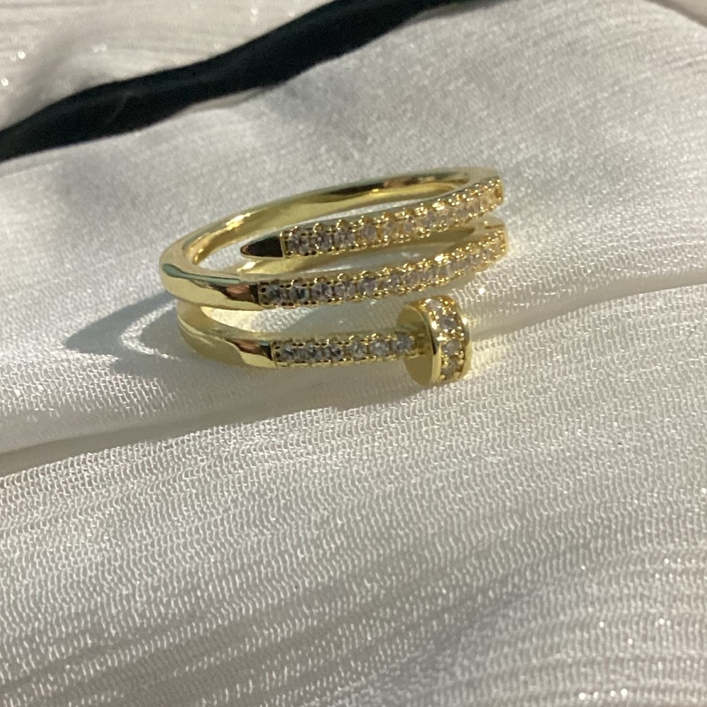 💋💄18k Gold Polymer Sparkling Zircon Swirl Nail Ring - Picture 12 of 17